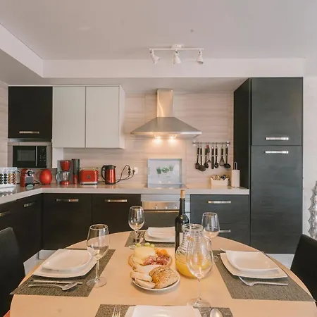 Bica, Luxury Heated Penthouse With Jacuzzi And Large Terrace In *