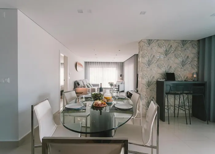 Bica, Luxury Heated Penthouse With Jacuzzi And Large Terrace In Apartament *